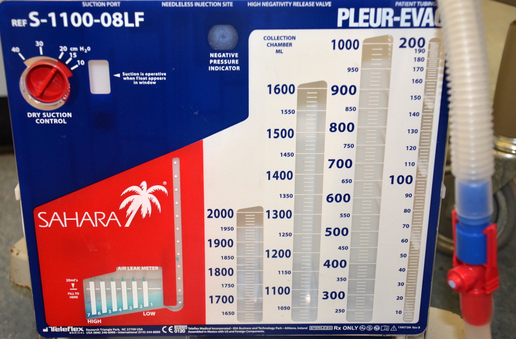 Chest tube drainage system